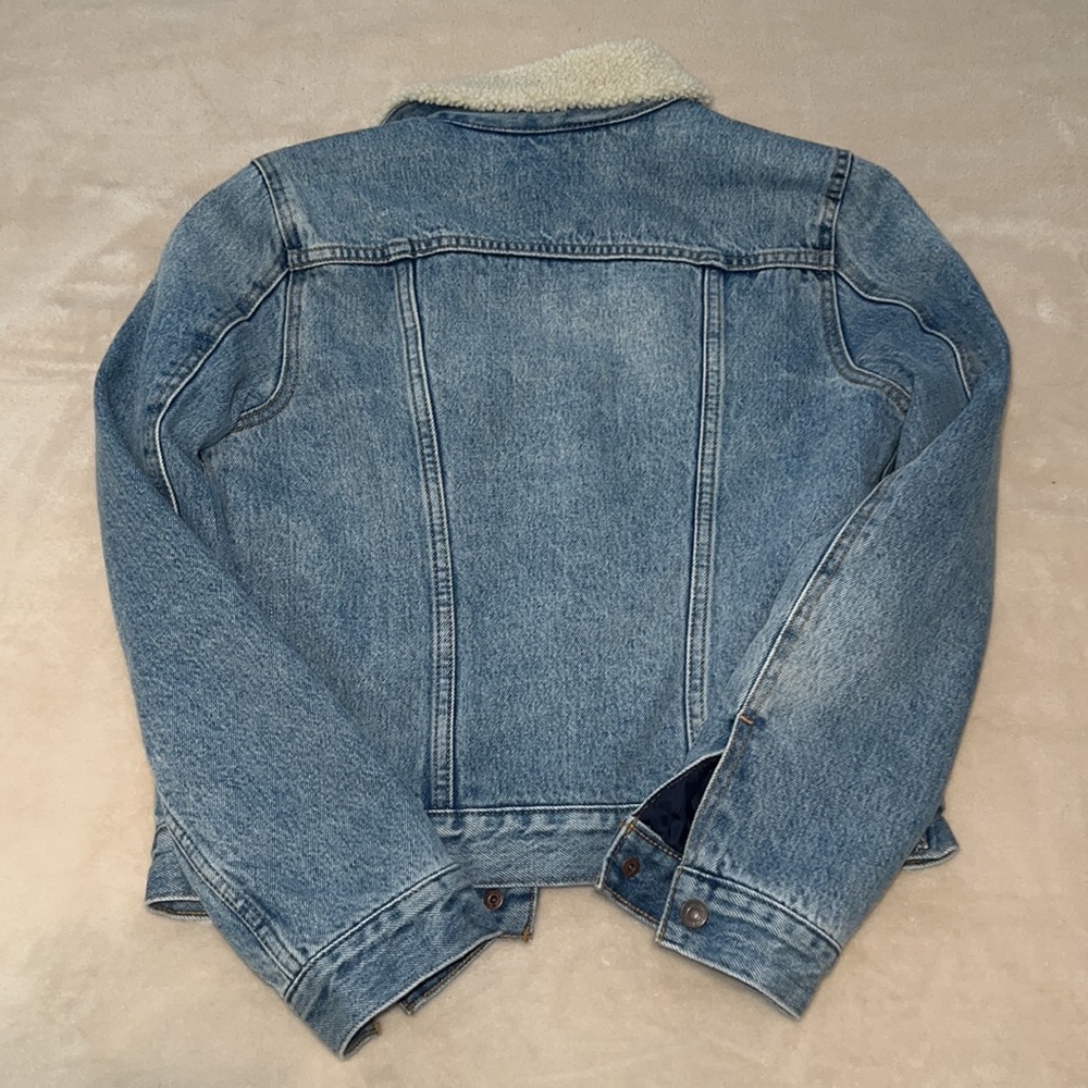COPY - Levi’s Sherpa Trucker Jacket - Picture 4 of 4